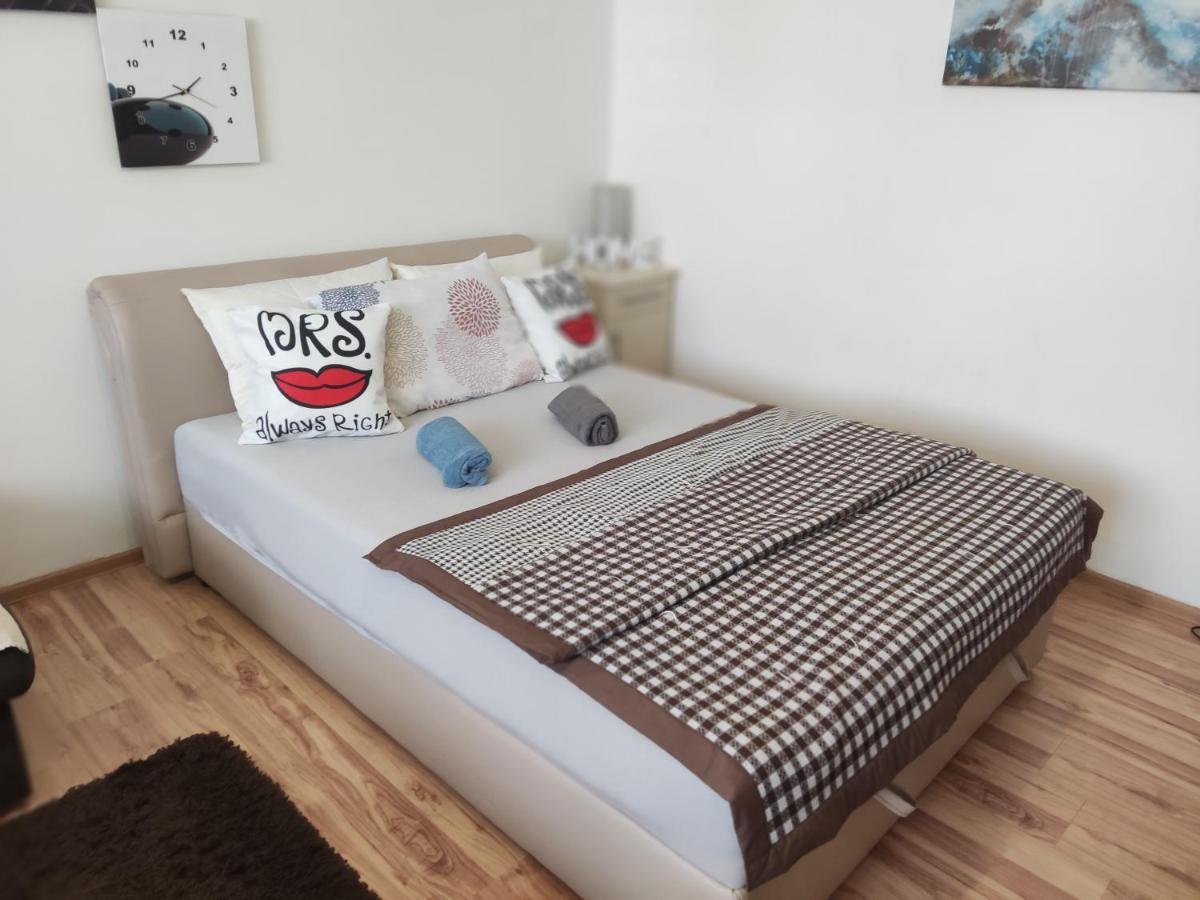 Apartmani Sarah 투즐라 외부 사진